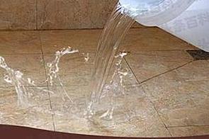 凤庆漏水维修 免砸砖防水材料该如何施工